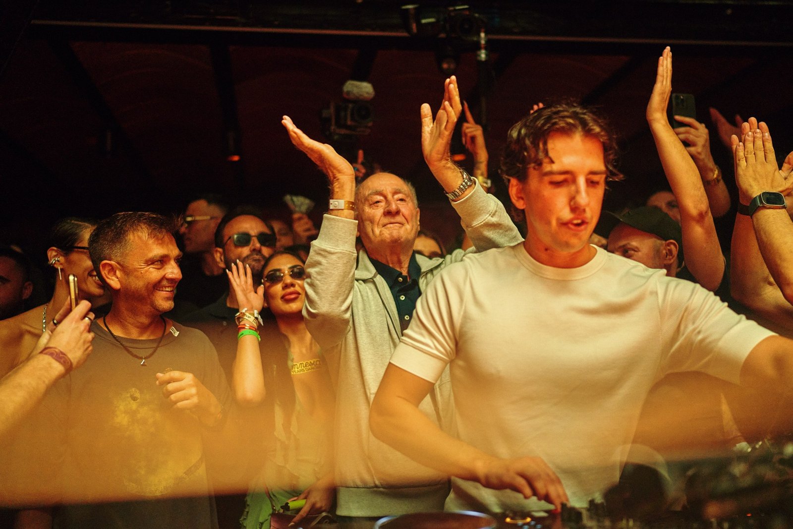 Pepe Roselló, creador de Space Ibiza, en la cabina de Amnesia durante el cierre