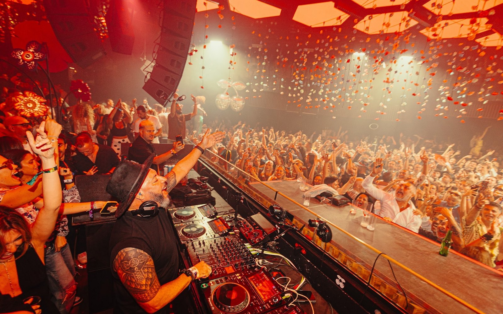 Así cerró Pacha Ibiza su temporada 2026: Anyma, Michael Bibi y Marco Carola, las sorpresas de sus closings