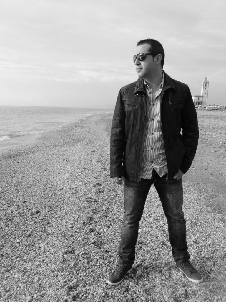 El DJ español Fran Dark lleva su techno de inspiración noruega, 'Den Norske Natten', a la votación del Autumn Top 40 Poll