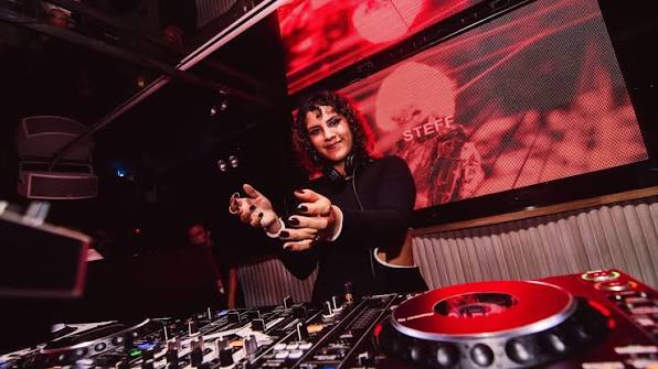 De Suiza a España: STEFF consolida su proyección internacional con un doble lanzamiento en dos sellos europeos