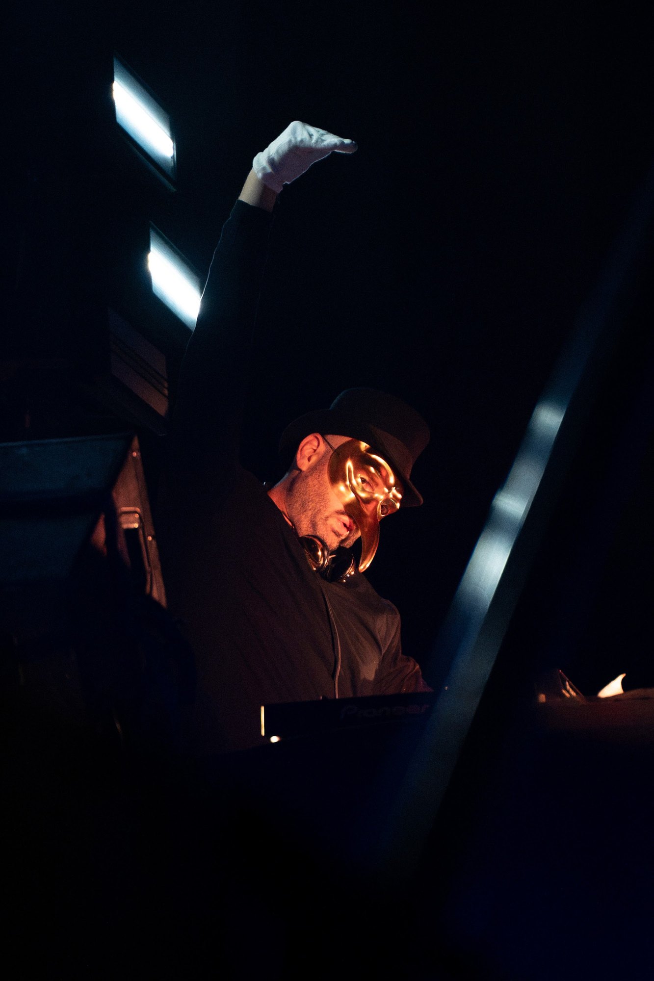 Claptone y la Noche de Ánimas: así fue el estreno de ANIMAS en Sendaviva