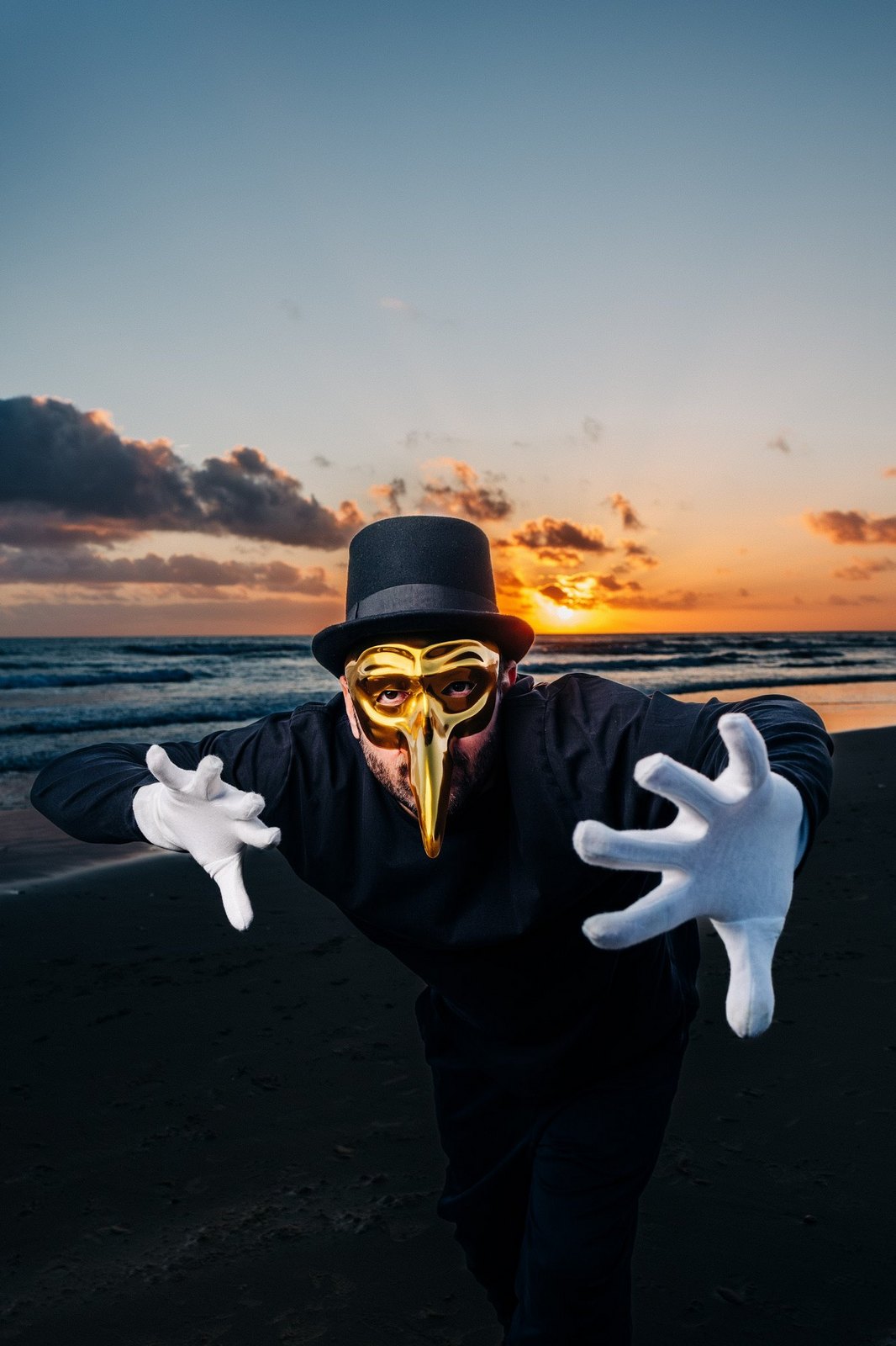 Claptone y Javi Colina encabezan la primera edición de ANIMAS, que ya tiene horarios para su Noche de Ánimas en Sendaviva el 24 de octubre