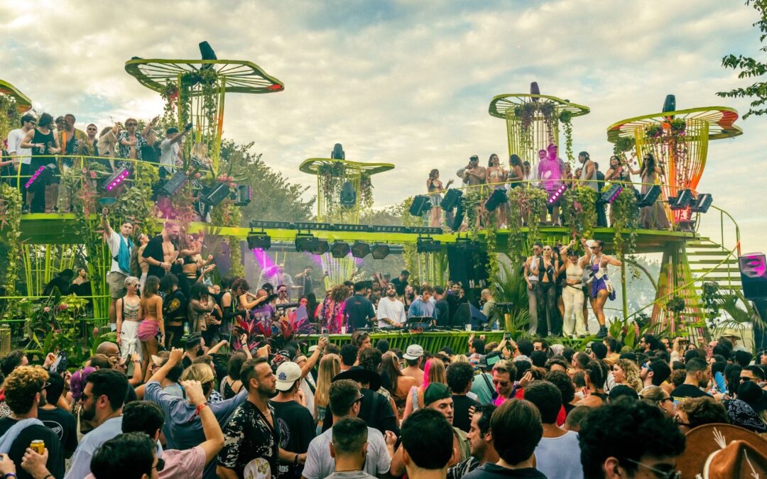 Réveillon Carneiros celebra su 10.º aniversario con Black Coffee, Michael Bibi, ANOTR y Jamie Jones